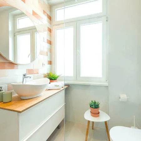 Mak Luxury Гостьовий будинок Спліт